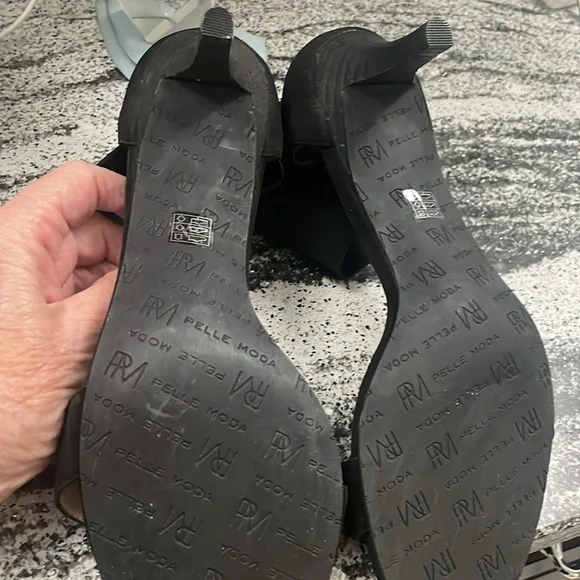 Pelle Moda Heels - Picture 5 of 6